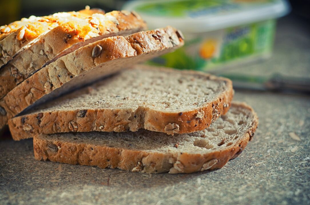 Dijeta za krvnu grupu 4 omogućuje vam da u svoju prehranu uključite kruh od cjelovitih žitarica. 